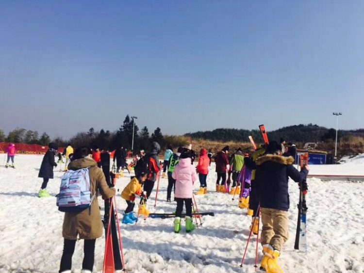 去安吉江南天池只滑雪，可以不买景区大门票吗